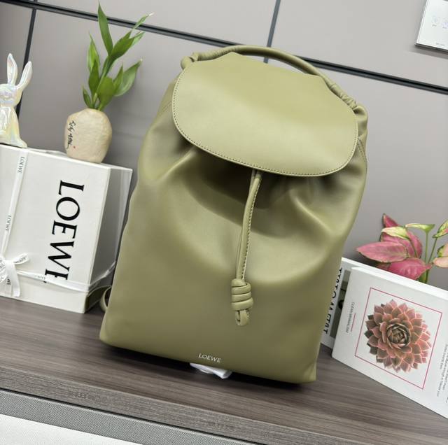 Luojia's New Shiny Soft Cowhide Flamenco Backpack Features A Streamlined, Practi