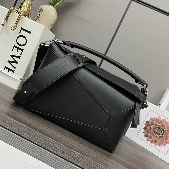 lw Medium Soft Cowhide Puzzle Handbag New Color The Debut Handbag From Lo* Th