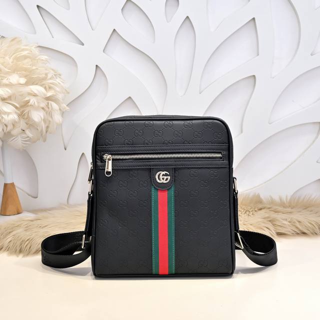 gucci-Gucci's Latest Men's Messenger Bag Is Made Of Imported Calfskin Leather