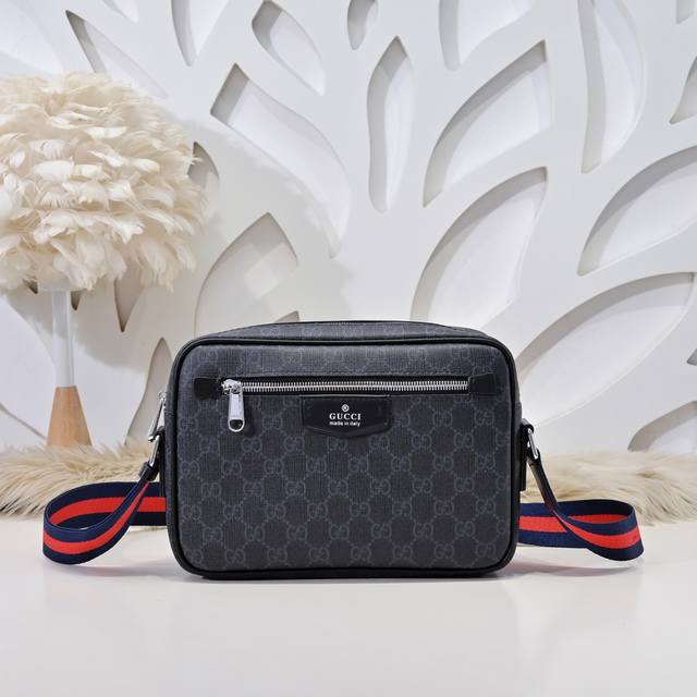 gucci-Gucci's Latest Men's Messenger Bag Is Made Of Imported Calfskin Leather