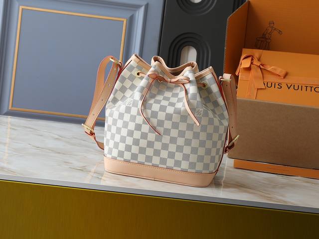 Upgraded Original M40818 M42224 This Noe Bb Handbag Was Designed In 1932. The Cl