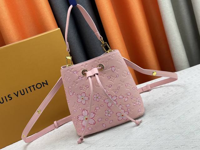 m13676 M44021 This Neonoe Bb Bucket Bag Is From Louis Vuitton's Takashi Murak