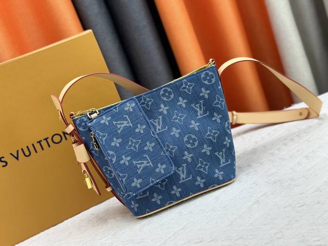 Upgraded Version M12925 M13661 M14356 This All In Bb Handbag Combines Modern Des