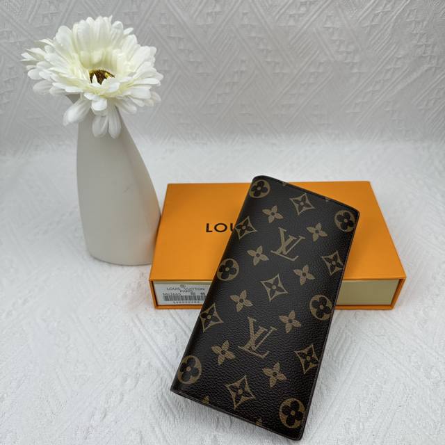 Top Original Model Number 62665 This Brazza Wallet Made Of Monogram Exudes An Ir