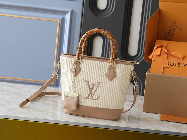 Upgraded Original M66588 This Wallet On Chain Handbag Is From Louis Vuitton Lv B