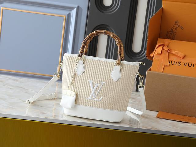Upgraded Original M66588 This Wallet On Chain Handbag Is From Louis Vuitton Lv B