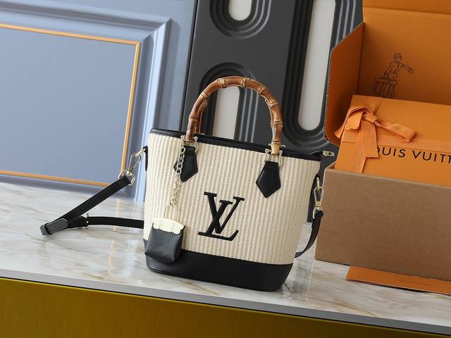 Upgraded Original M66588 This Wallet On Chain Handbag Is From Louis Vuitton Lv B