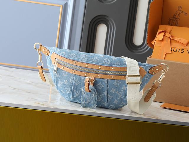 Upcycled Original Denim M46837 The Definition Of Casual Chic The High-Rise Bag I
