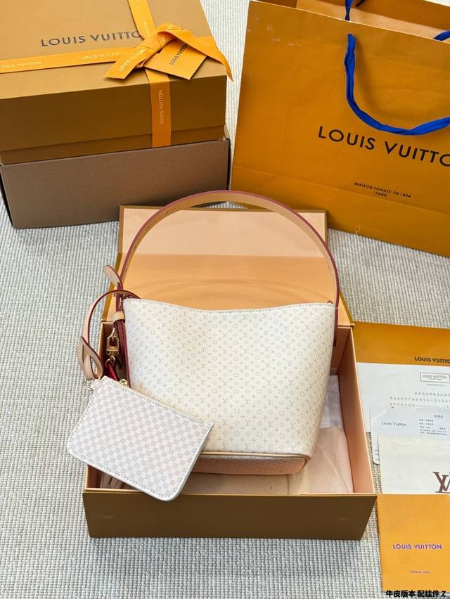 Cowhide Version With Pendant Dune Color Lv All Inbb Handbag Is Monogram Cowhide