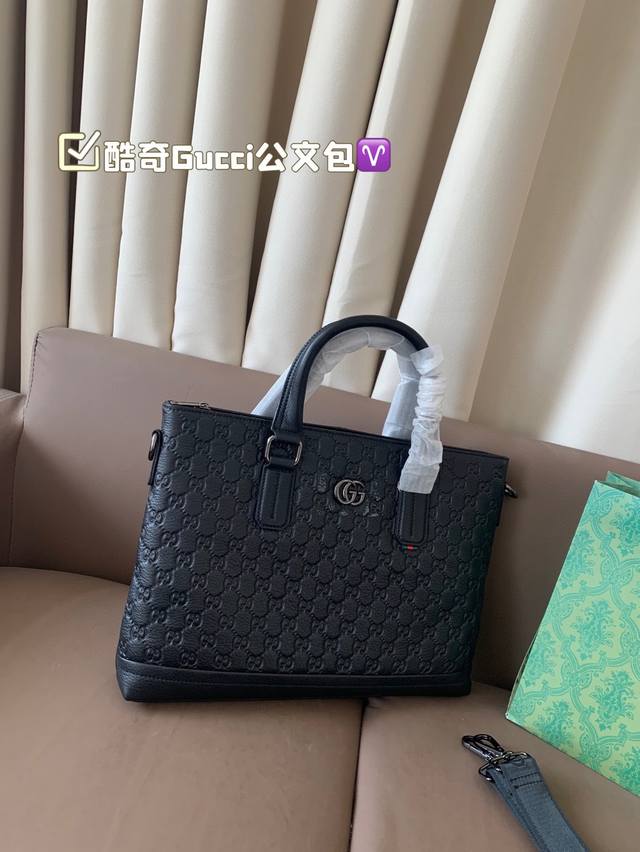 Cool Gucci Briefcase Suitable For Office Workers On Business Trips Business Styl