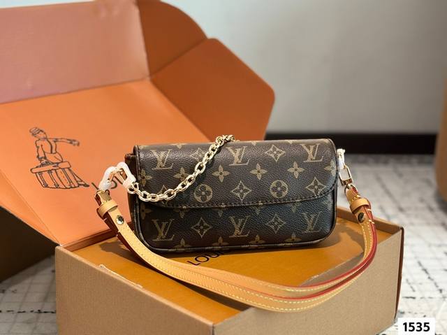 size 22*12Cm Ivy Woc, A New Hit From The Brand This Version Is Hard To Come B