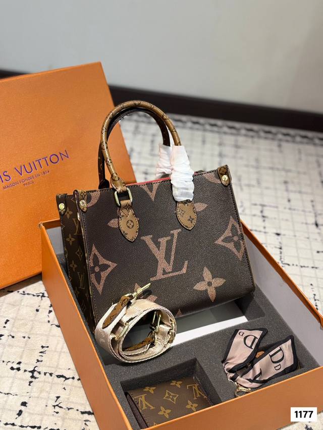 Set With Box Lv Onthego Tote Bag Has Simple And Neat Lines. The Bag Is Spacious