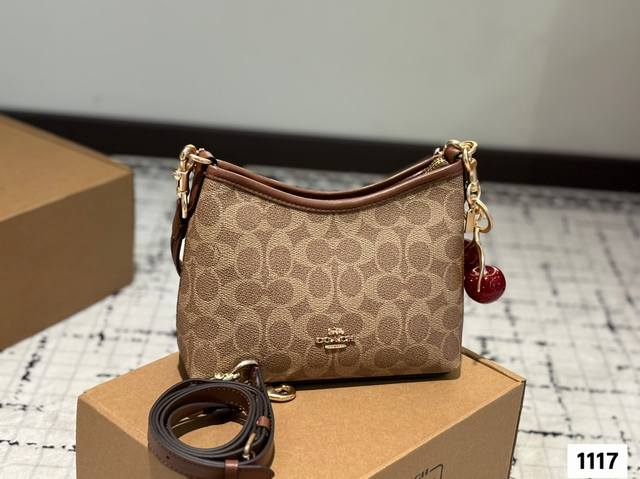 With Pendant And Airplane Box Small Coach Tote Bag Is Not Only Beautiful, But Al