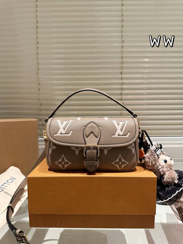 Cowhide With Pendant Lv Nano Diane Cowhide Underarm Baguette Bag Full Steel Hard