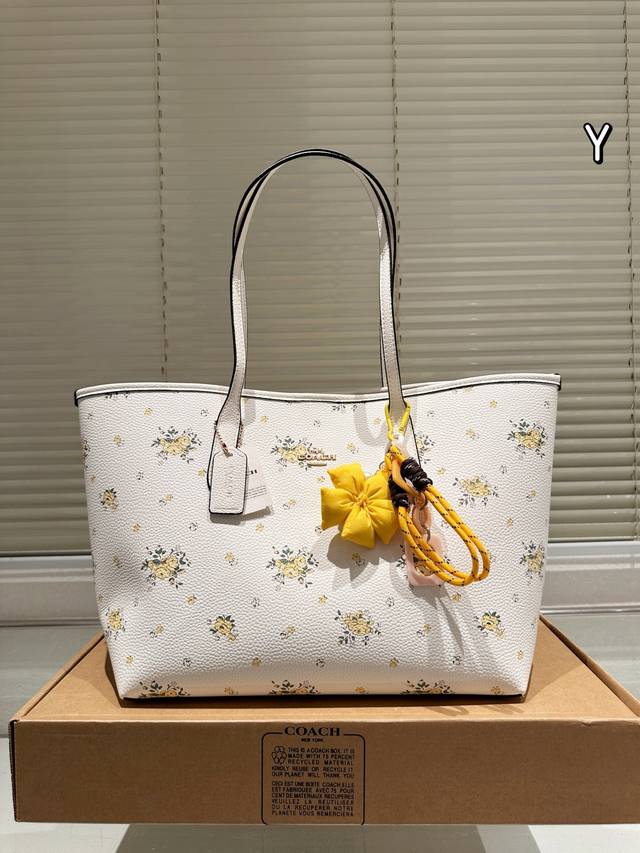Cowhide Version With Pendant Coach & City Tote Classic Tote Bag Hand-Held Should