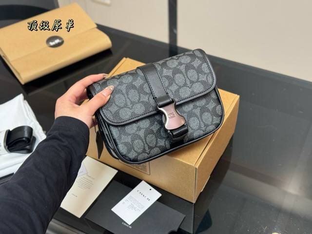 With Airplane Box Replica Size 20.15Cm Coach Men's Messenger Bag Taiwan Imported