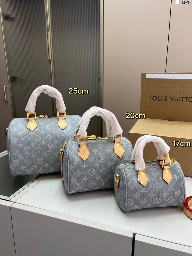 lv Pillow Bag Classic Series Fashionable And Versatile High Value Daily Stree