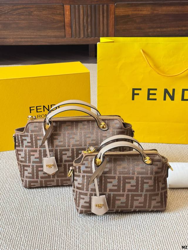 Matching Box Size Large Size 27.18 Small Size 20 14Cm Fendi Lunch Box Shoulder B