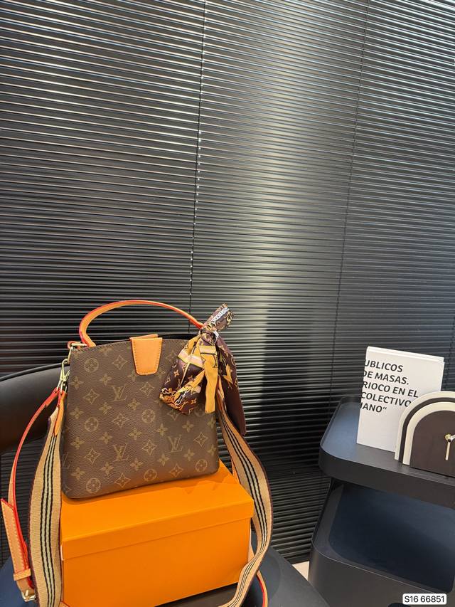 With Box Lv Tote Bag Moderate Size And Impressive Capacity Can Be Easily Worn Wi