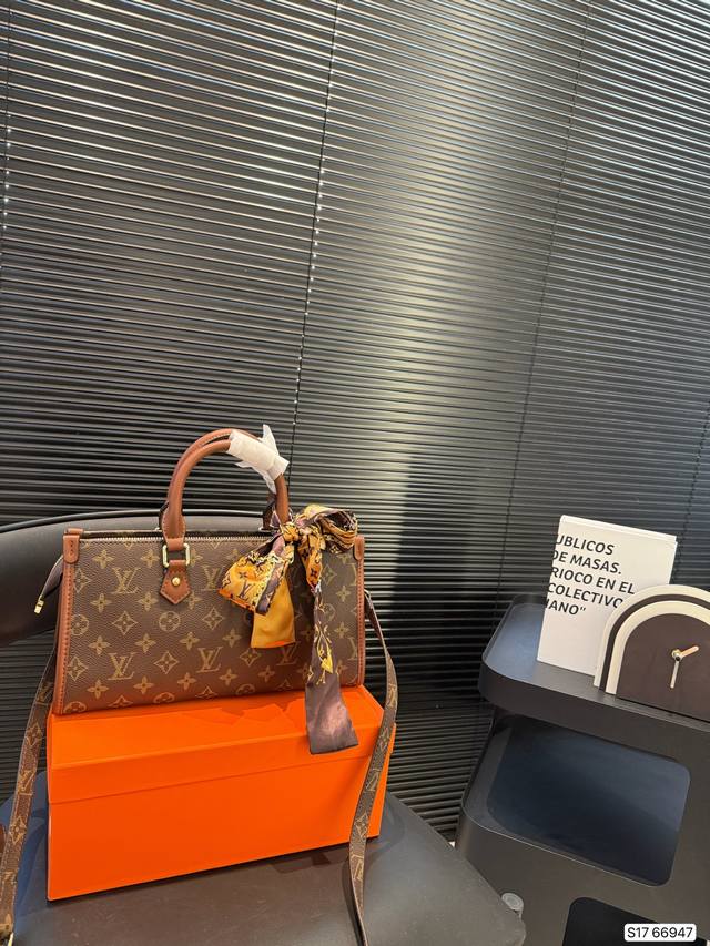 With Box Lv Tote Bag Moderate Size And Impressive Capacity Can Be Easily Worn Wi