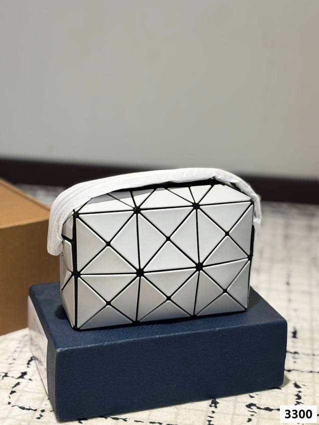 Highly Recommend Issey Miyake Cupid Cube Bag A Bag That Is Absolutely Irresistib