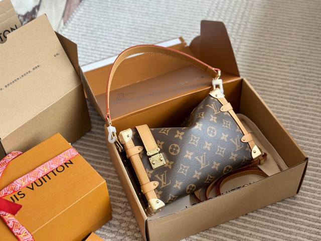 Replica Size 23*16Cm Super Time And Space Hot Style Lv 23 King Bomb New Bag Trun