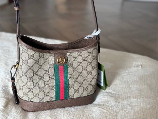 Replica Cowhide Gucci L New Ampivato Bucket Bag New Arpivate New Year's New Bag