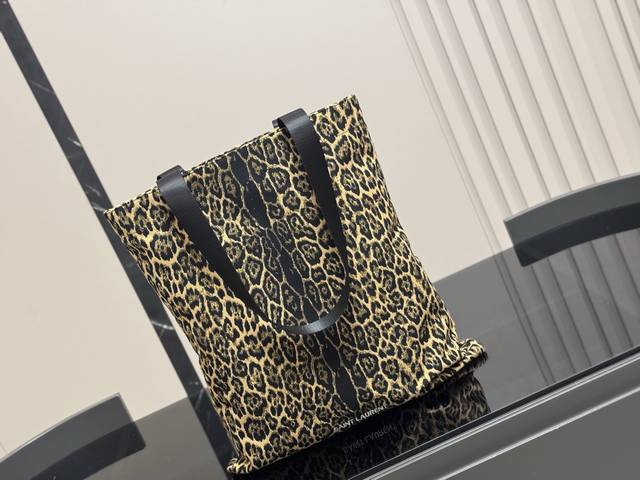 Saint Laurent Leopard Print L Canvas Bag You Can Use It When Shopping Or Going T