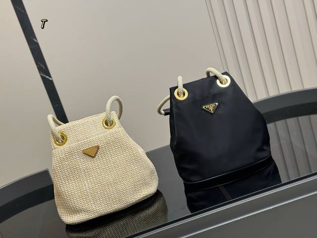 size 23*25Cm Prada 25 Spring And Summer New Handbags Are Here It Looks More F