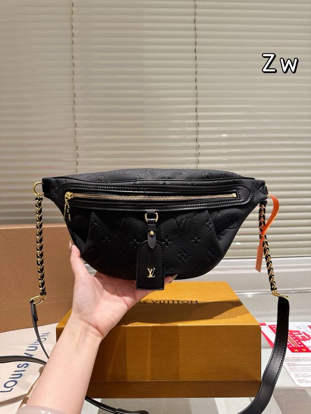 lv New Series Waist Bag Handbag, The First Lv Waist Bag On The Whole Network.