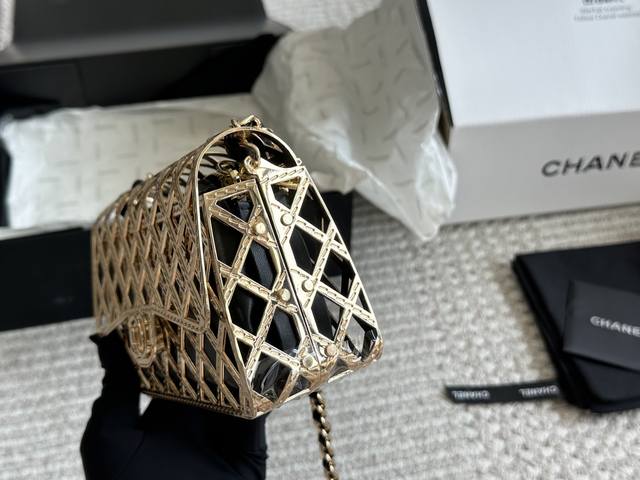 With Box Size 18*11Cm Chanel Metal Bag No Matter The Matching Or The Quantity, I