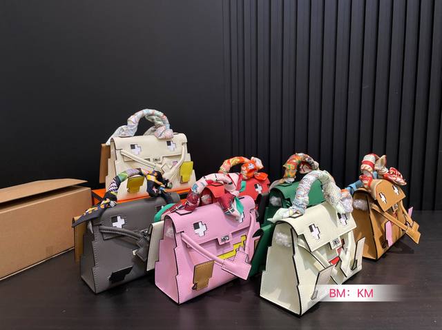 With Folding Gift Box Hermes Kelly's Unique Beauty Makes The Bag Perfectly Prese