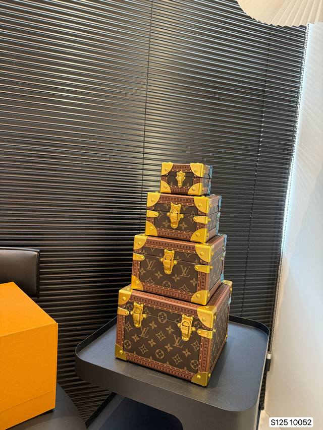 With Box Lv Four-In-One Hard Box Nesting Dolls Can Be Used As A Watch Box, Jewel