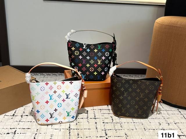 With Box Blind Guess This Time Lv New Dark Horse Is All In Bb Lv Bucket Lv Beaut
