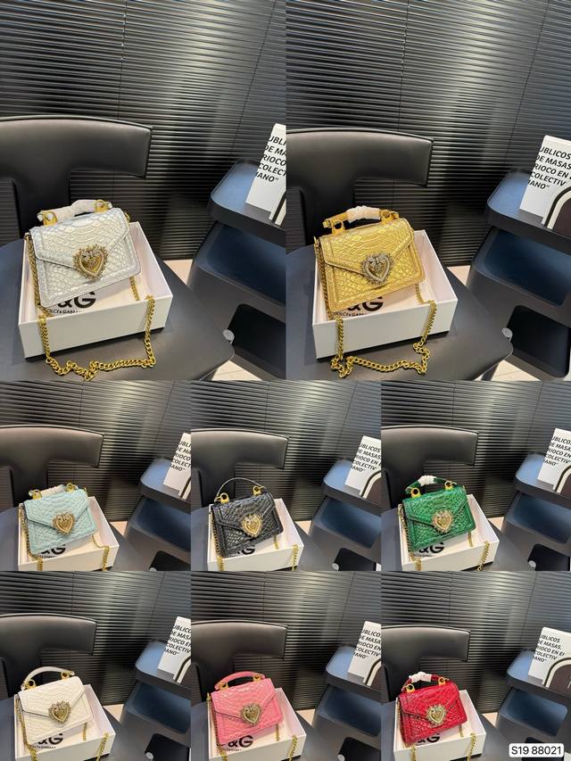 With Box Dg Dolce & Gabbana Chain Bag The Bag Is So Gentle And Girly In Your Han