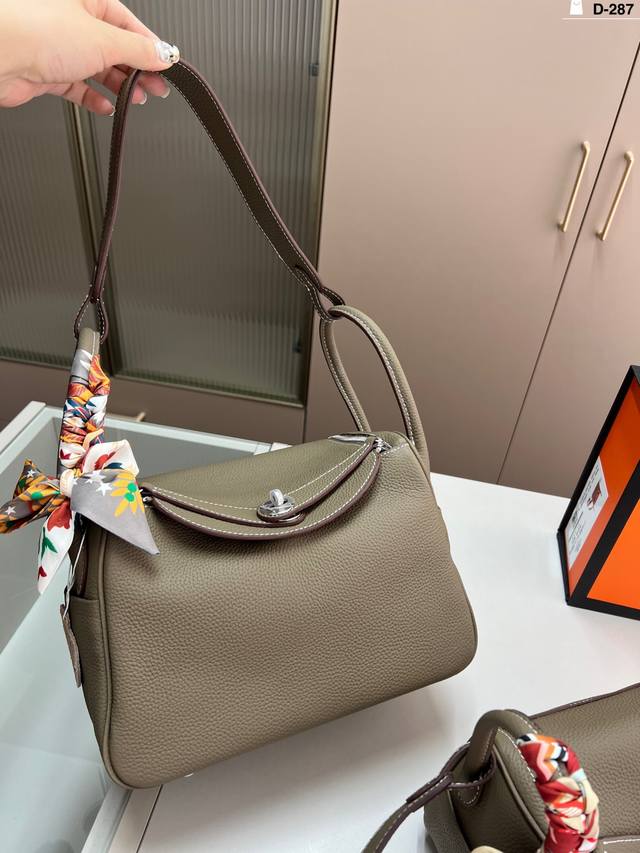 Big Cowhide Hermes Lindy Bag Crossbody Handbag A Perfect Little Cutie D-287 Size