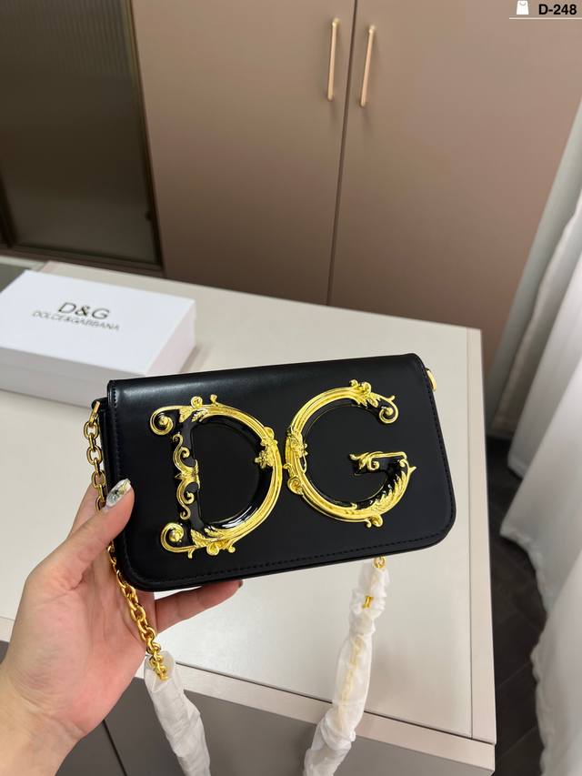 dg Dolce & Gabbana Plain Chain Bag The Bag Is So Gentle And Feels Very Girly