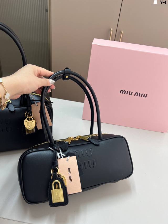 Small Miumiu Miu Miu Bowling Bag I Suddenly Realized That It Is Really Easy To M