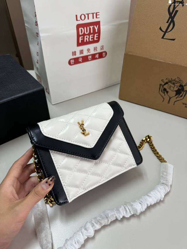 Saint Laurent's New Exquisite Chain Bag New Cute Gaby Small Bag Can Be Carried B
