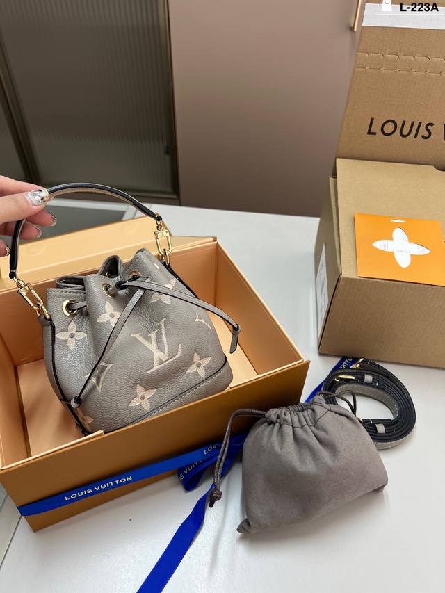 With Liner Lv Louis Vuitton Mini Bucket Bag With Handle Can Also Be Carried By H