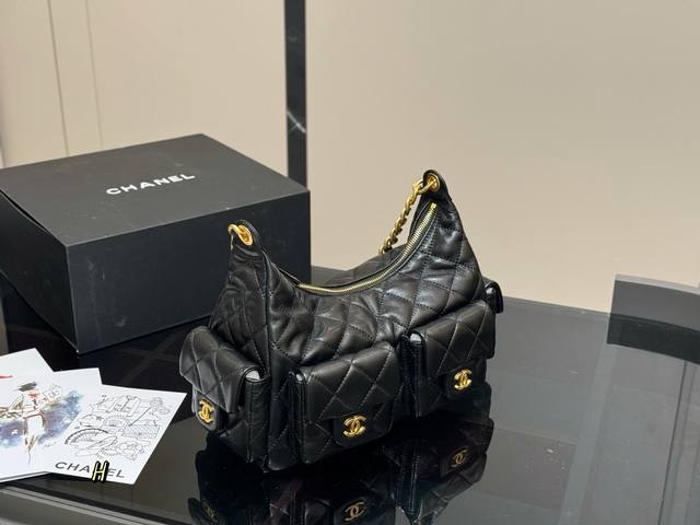 Chanel Hobo With Folding Box The New Bag That Girls Can't Escape Is Too Summer B