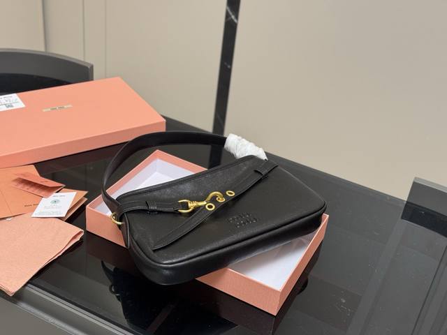 With Box Size:25*18Cm Miumiu2025 Spring And Summer Series Bags The Bags Are Stil