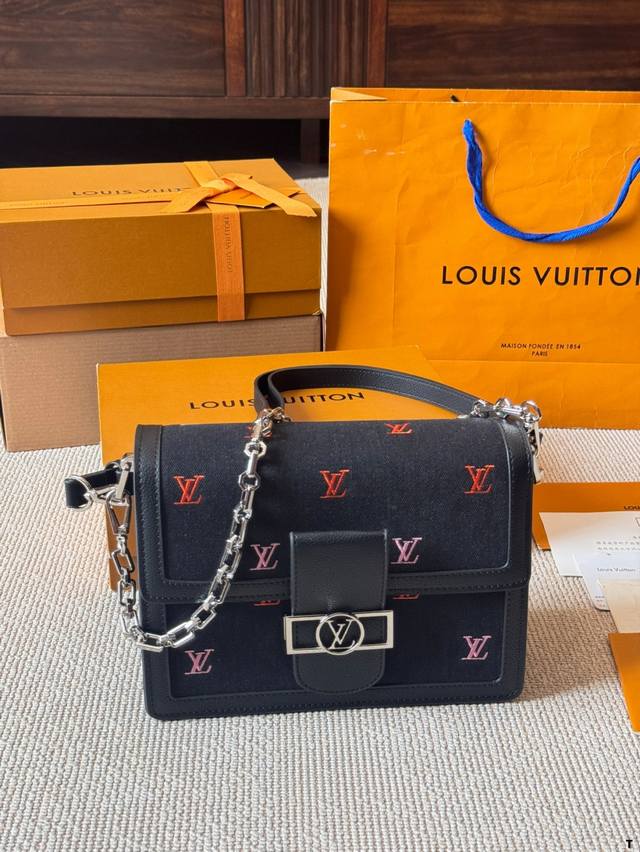 This Is My Favorite Bag Lv24 Limited Edition Denim Daphne The Material Of The De