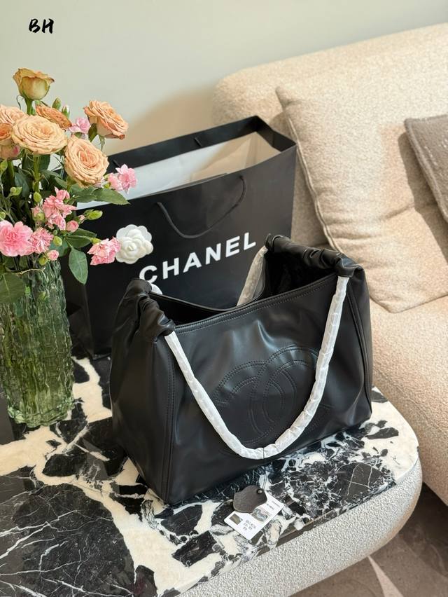 Keep The Casual Style Vintage Chanel Black And Silver Tote Bag This One Is Too B