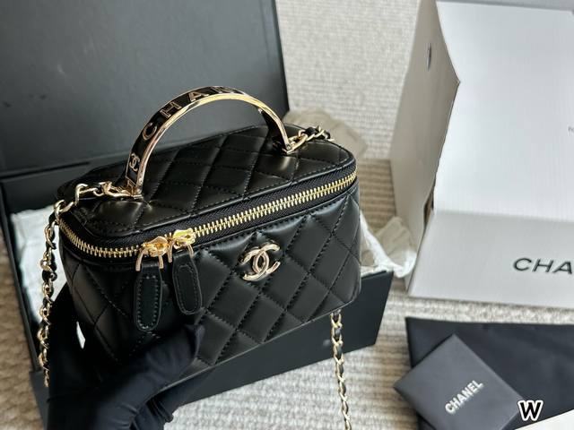 Chanel 25C New Handle Box Bag The Handle Box Bag That You Never Get Tired Of Is
