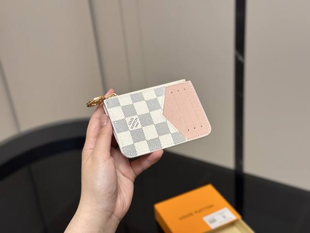 With Box Size 12*8Cm Lv Card Holder Cute Little Pendant The Capacity Is Also Eno