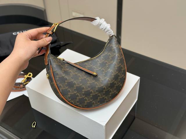 With Box Size 22.15Cm Celine Lulu Underarm Bag Still Easy To Carry Just Carry Av