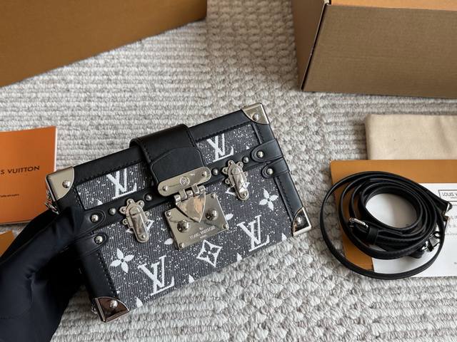 With Box Size 19*12Cm L's Small Box Petite Malle This Small Box Is So Beautiful