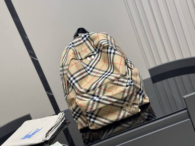 Boxless, Lightweight And Spacious Size 30*40Cm Burberry Backpack This Backpack I