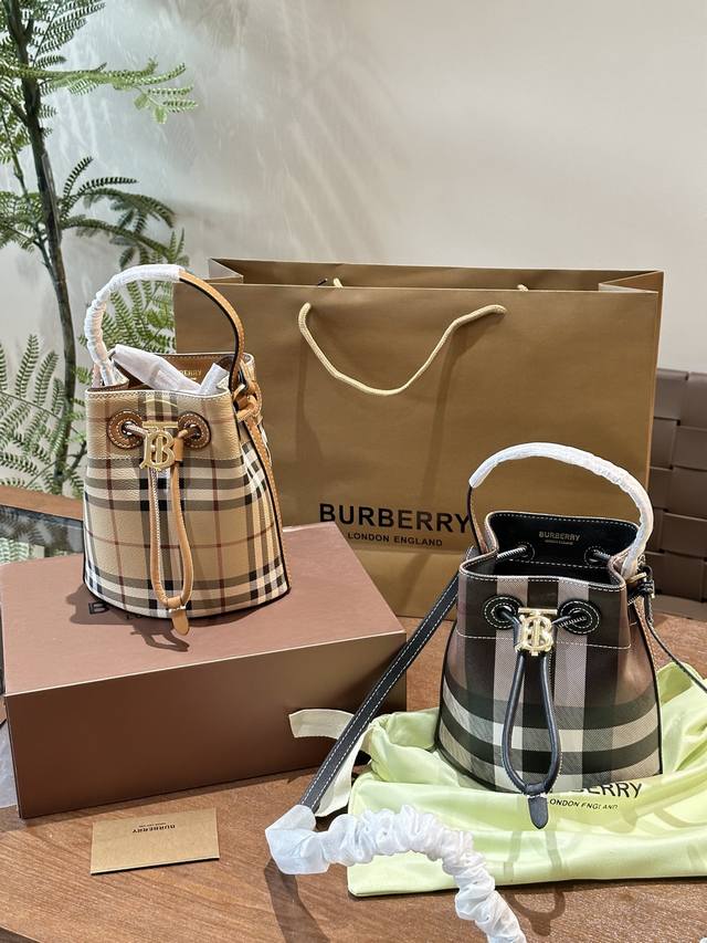 burberry Small Bucket Bag, You Can't Bear To Put It Down After Picking It Up.